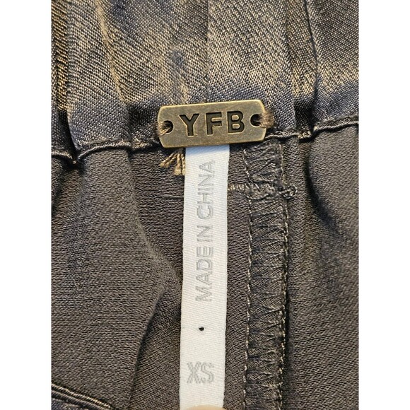 YFB Young Fabulous & Broke Satin Cargo Pants Grey Silky Size Extra Small - Picture 3 of 3